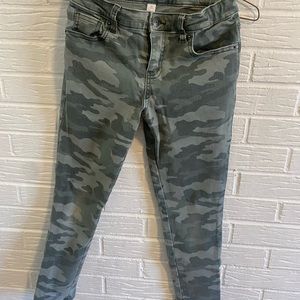 Girls camo pants